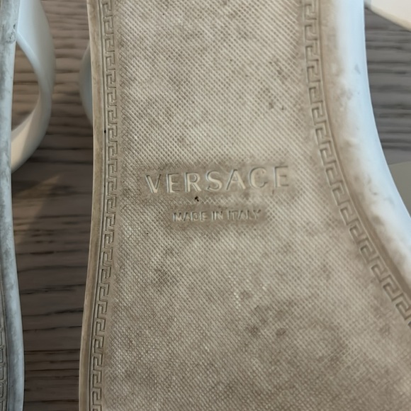 Versace sandals size 35 - Picture 6 of 6